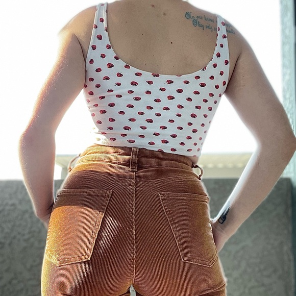 90s/Indie inspired John Galt Strawberry Lydia Tank Top - Picture 4 of 5